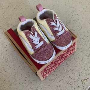Vans baby girls crib shoe sz 2